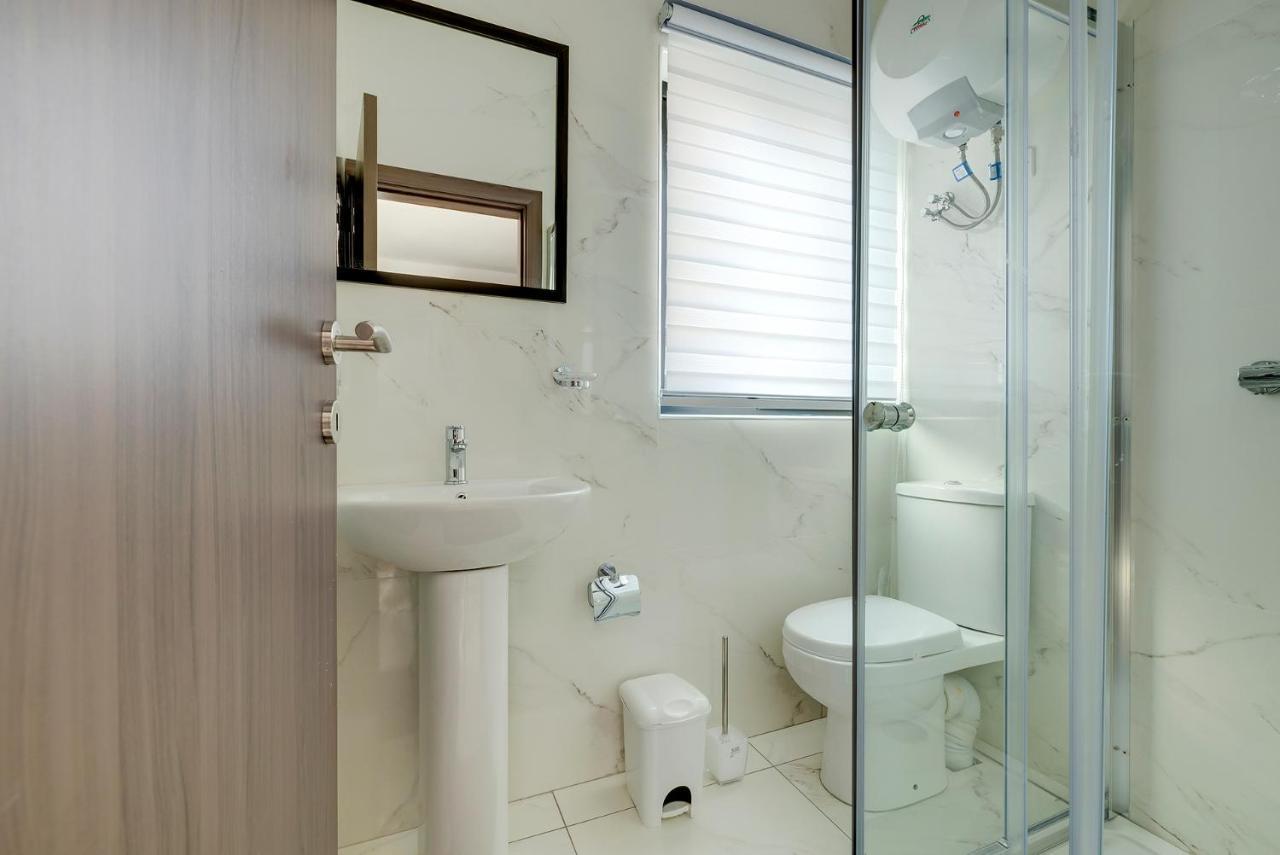Chic 2Br Penthouse Steps From The Promenade Apartment Sliema Ngoại thất bức ảnh