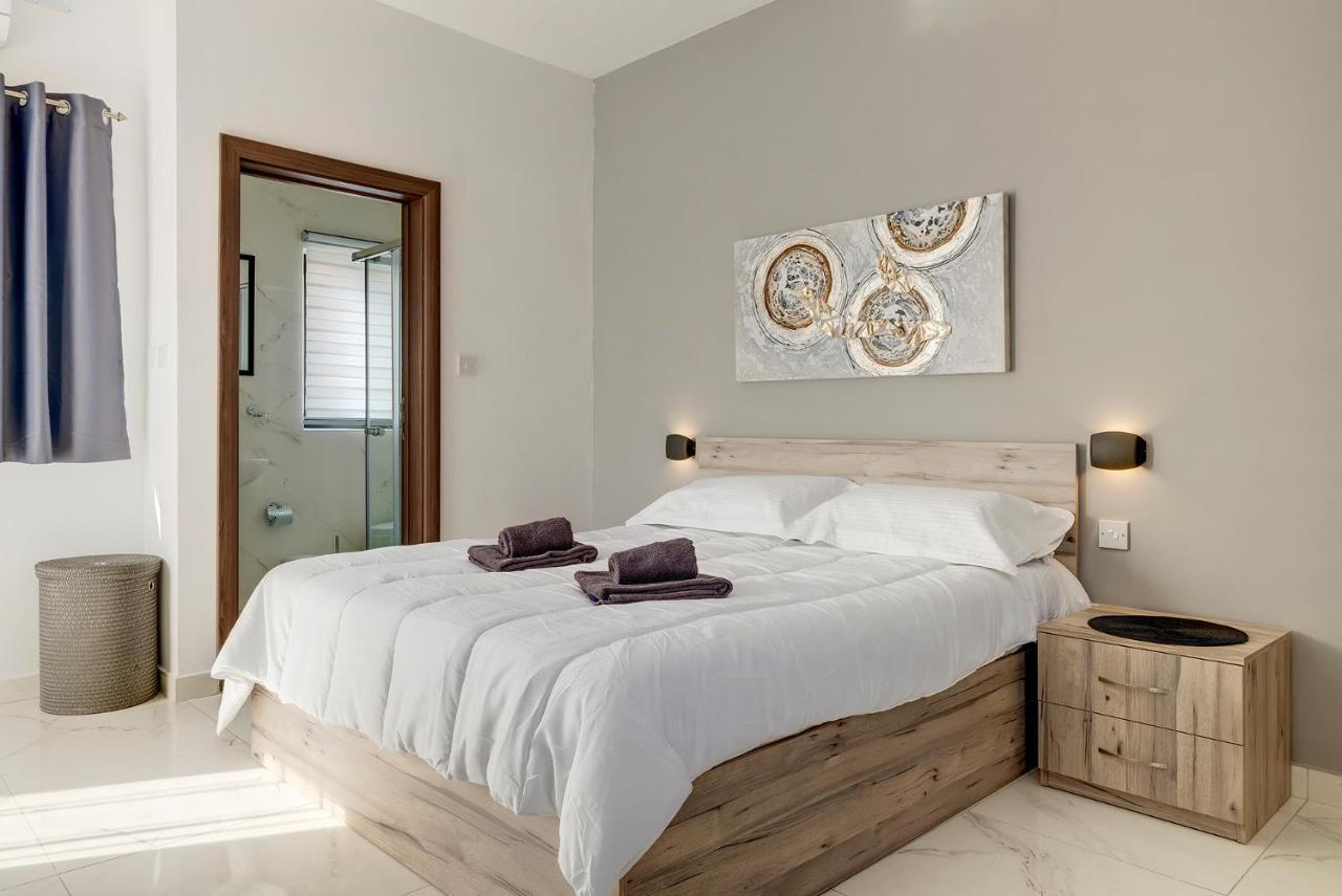 Chic 2Br Penthouse Steps From The Promenade Apartment Sliema Ngoại thất bức ảnh
