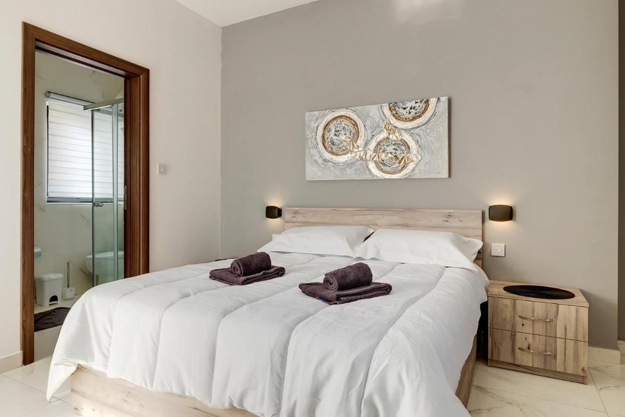 Chic 2Br Penthouse Steps From The Promenade Apartment Sliema Ngoại thất bức ảnh