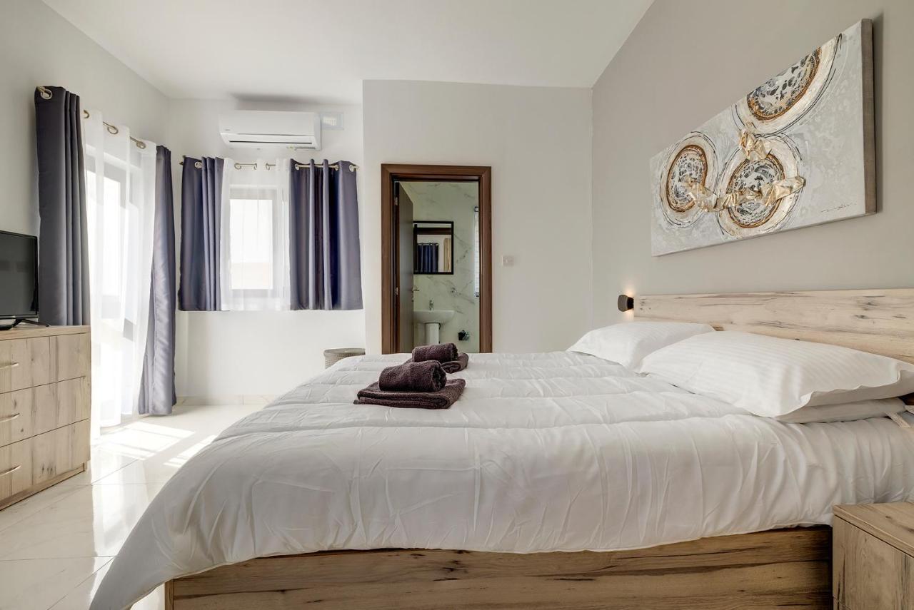 Chic 2Br Penthouse Steps From The Promenade Apartment Sliema Ngoại thất bức ảnh