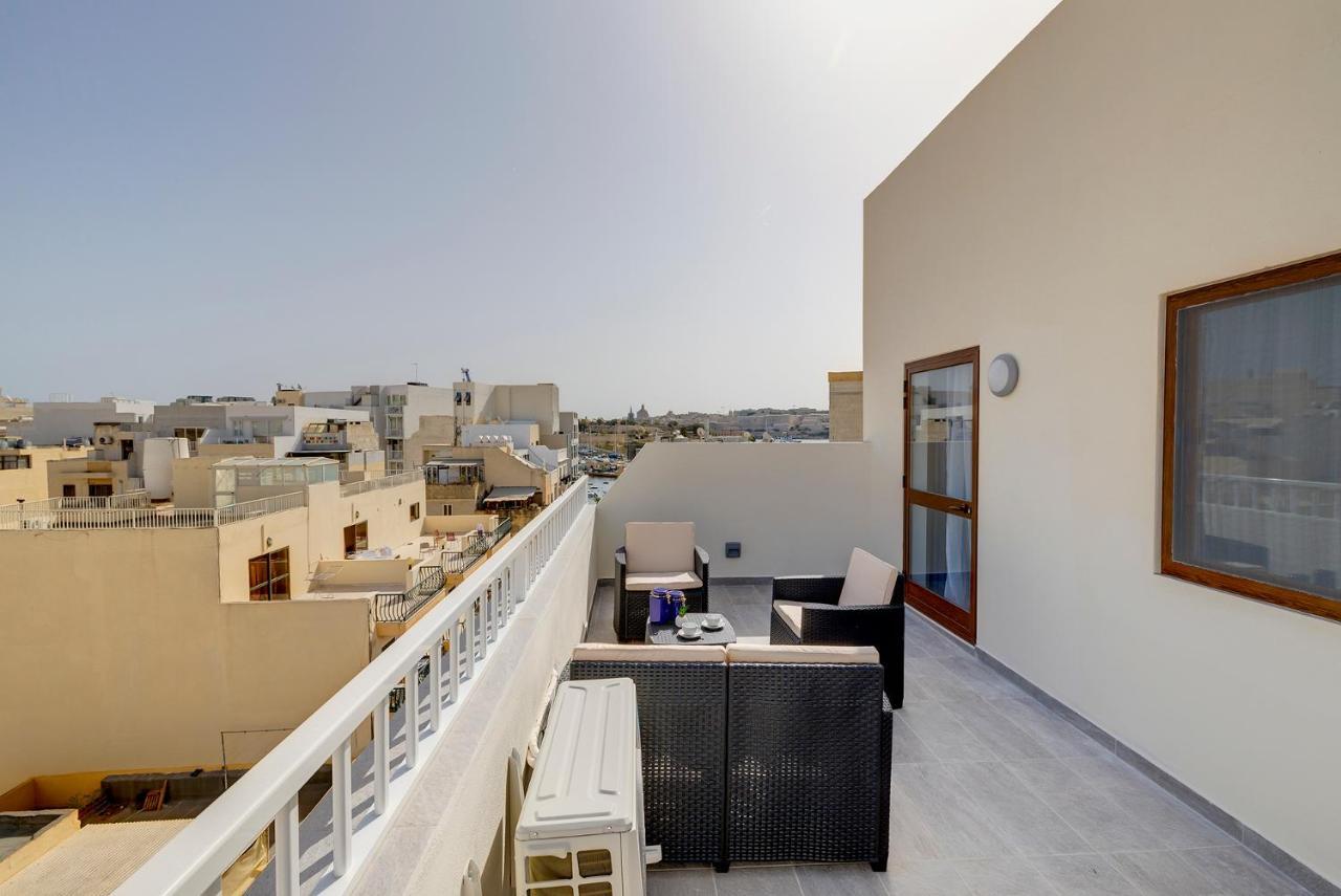 Chic 2Br Penthouse Steps From The Promenade Apartment Sliema Ngoại thất bức ảnh