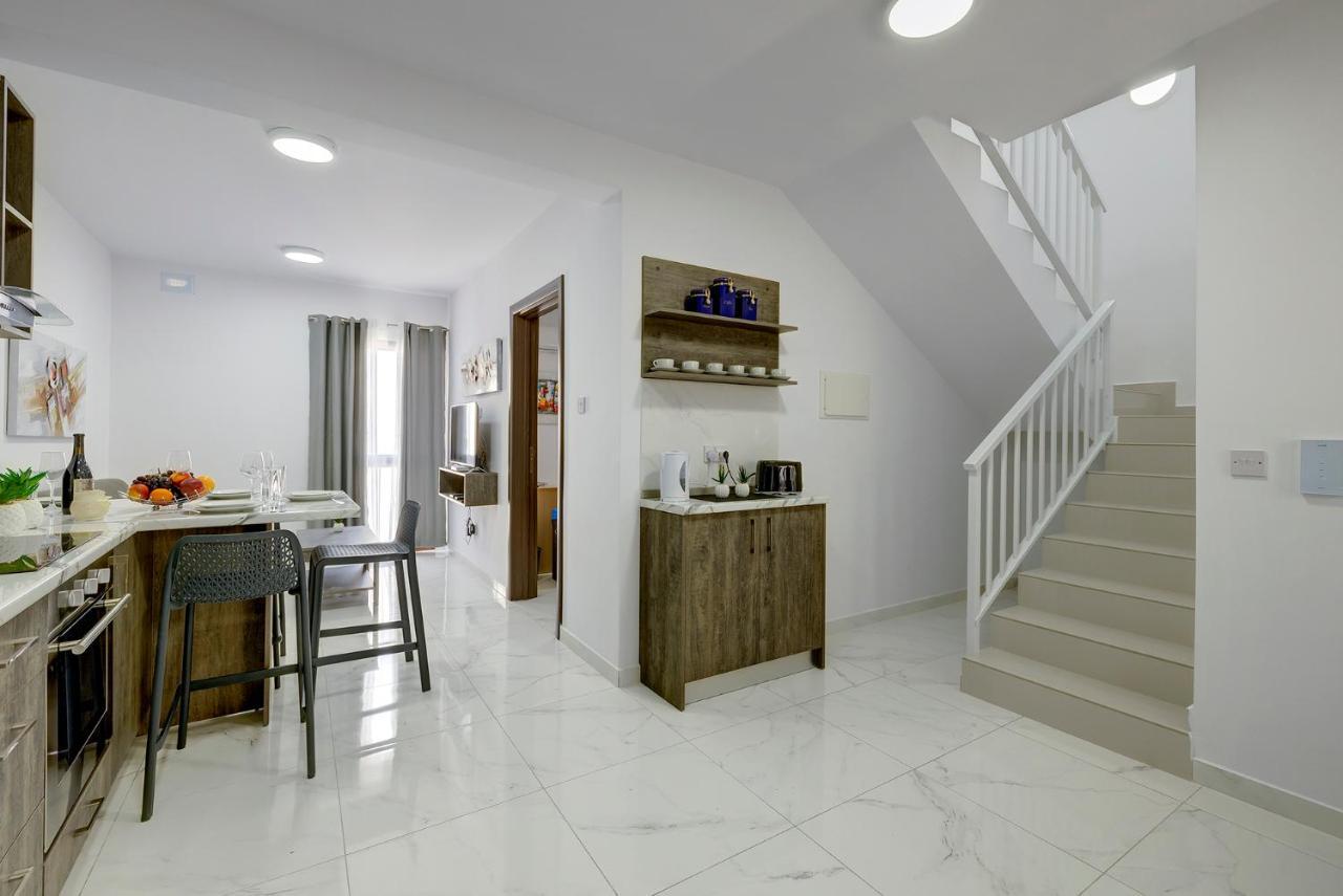 Chic 2Br Penthouse Steps From The Promenade Apartment Sliema Ngoại thất bức ảnh