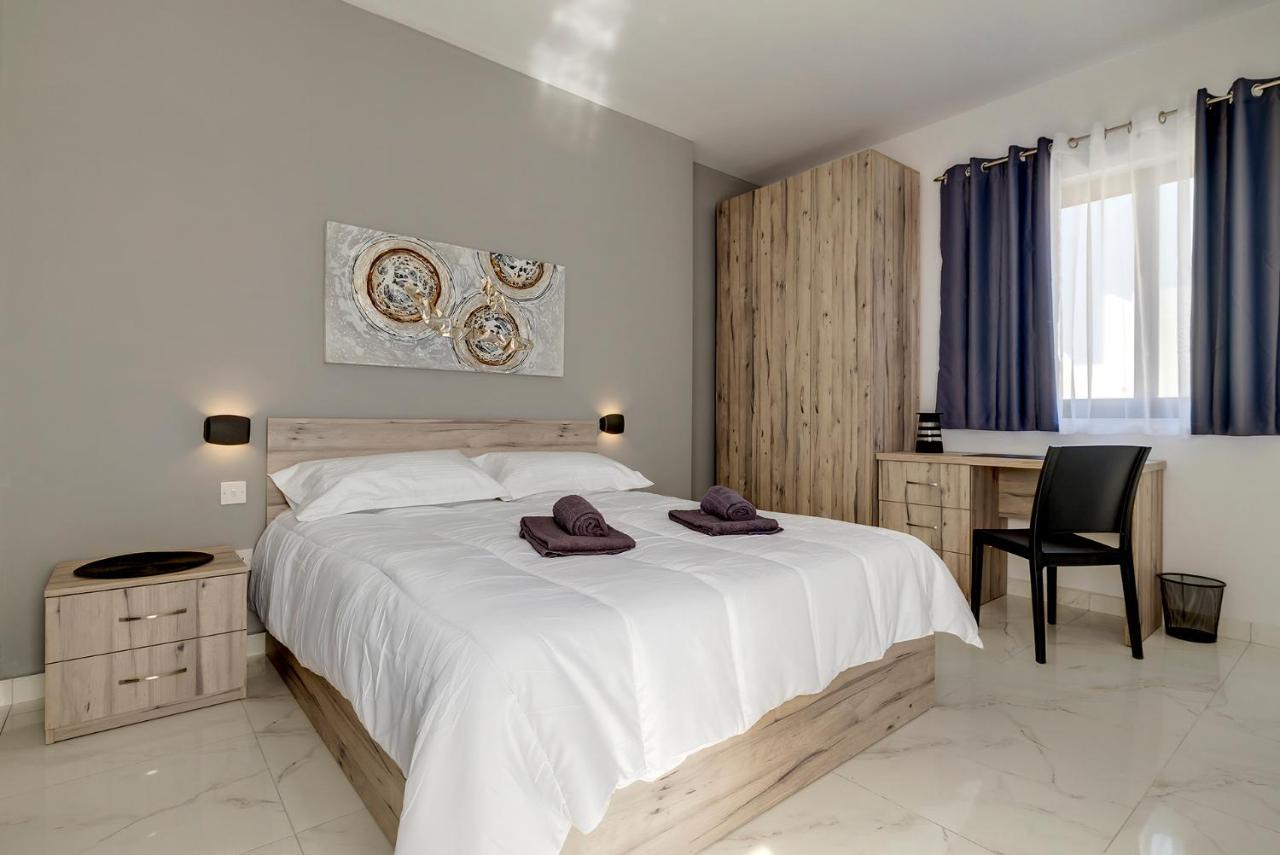 Chic 2Br Penthouse Steps From The Promenade Apartment Sliema Ngoại thất bức ảnh