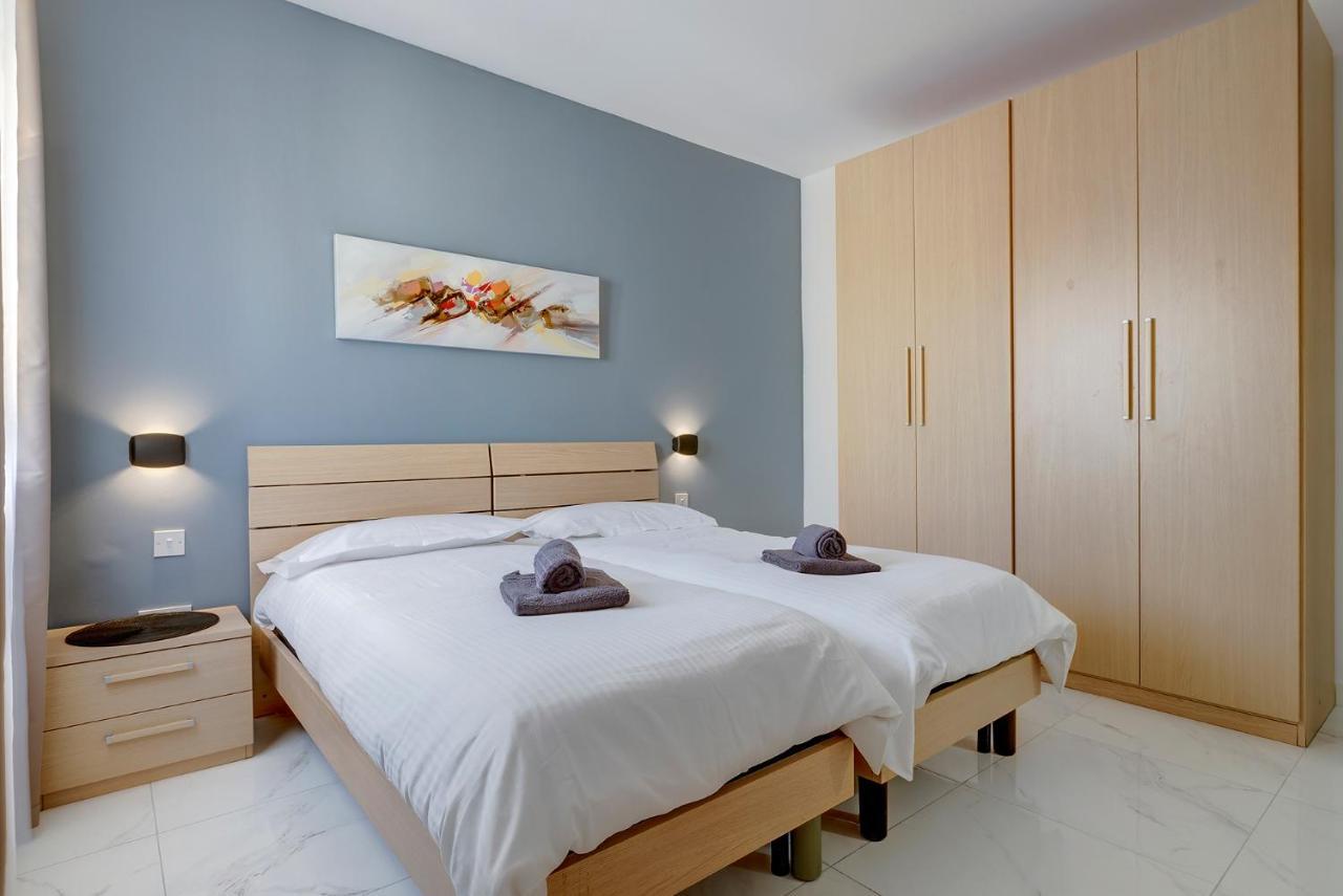 Chic 2Br Penthouse Steps From The Promenade Apartment Sliema Ngoại thất bức ảnh